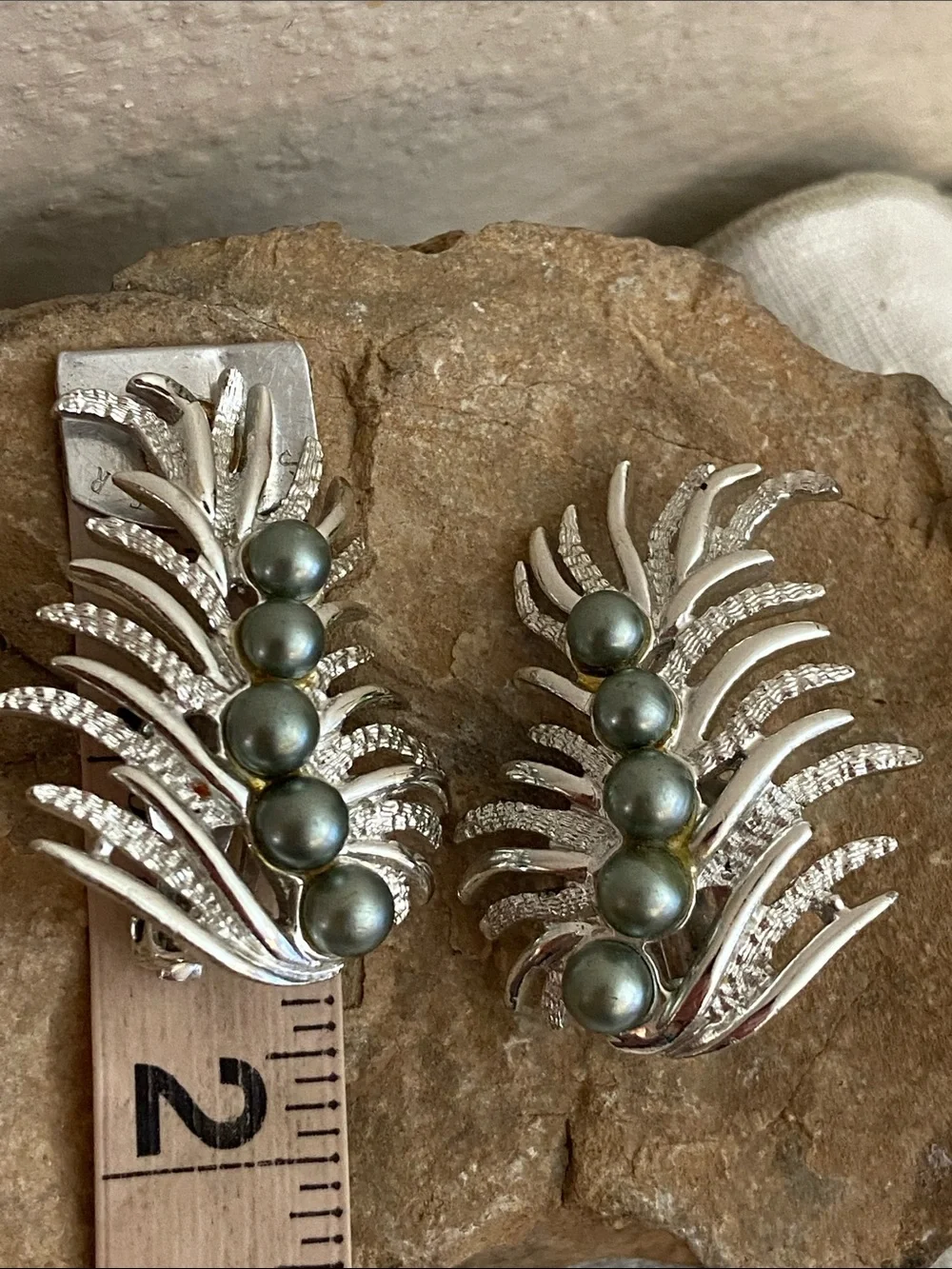 Book Piece 1959 SARAH COVENTRY Silver Tone & Faux Gray Pearls ClipOn Earrings